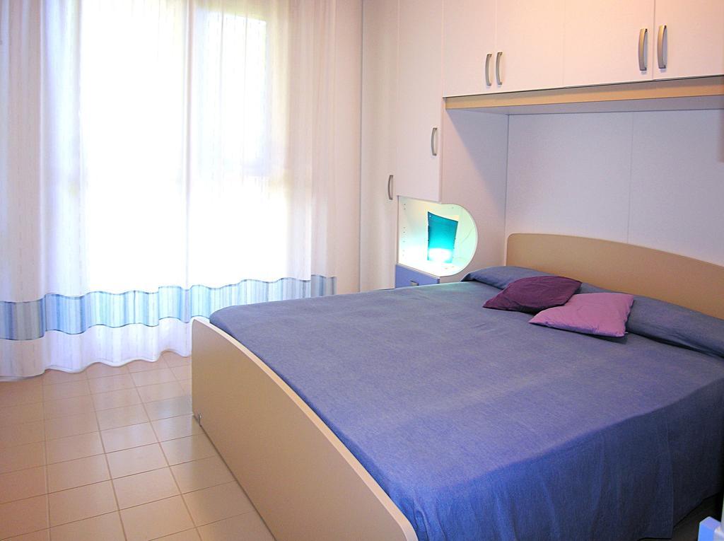 Apartment Gemini Con Piscina Бибионе Номер фото