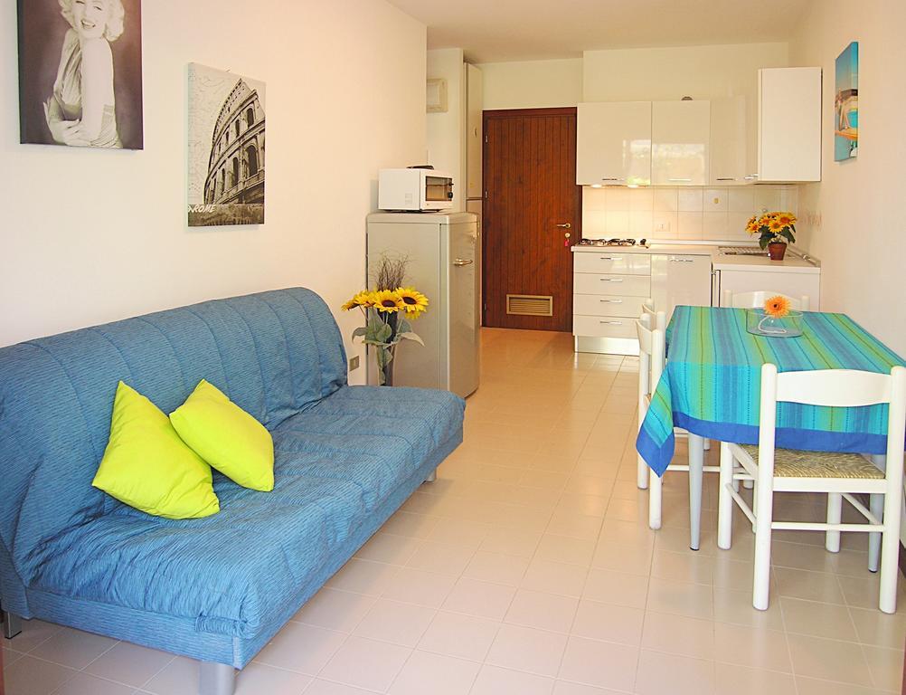Apartment Gemini Con Piscina Бибионе Номер фото